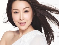 曾背负“克夫”传说的她如今嫁大9岁资产超10亿富豪成赢家！—孙悦嫁大9岁10亿富豪